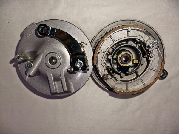 Крышка тормозной передний WY 17-19